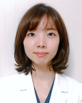 岸　佳苗